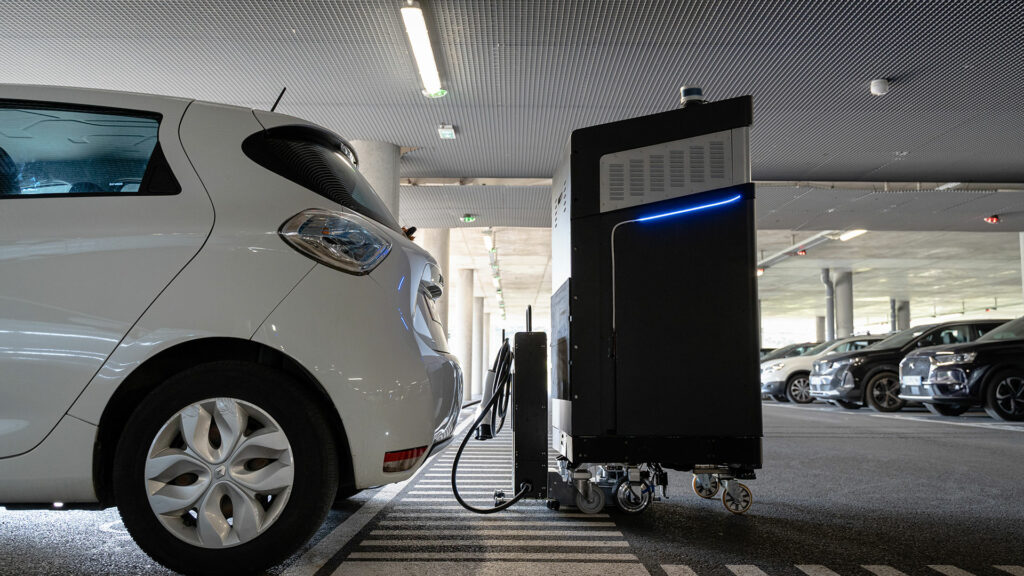 innovation-borne-recharge-voiture-electrique-parking